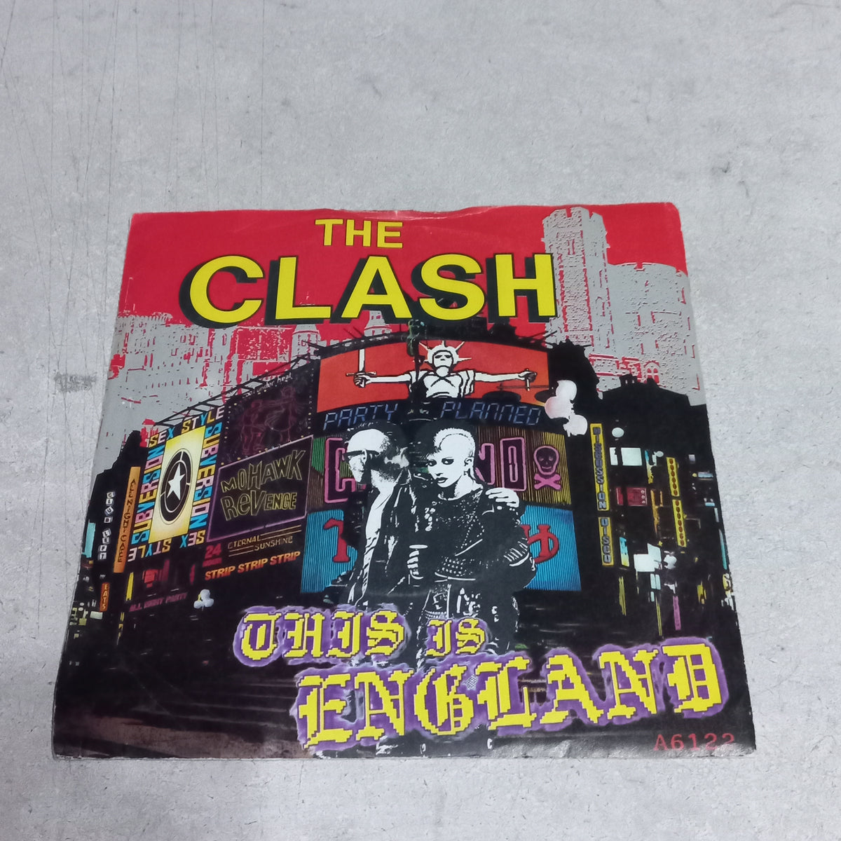 The Clash - This Is England (7'') Simple VG+