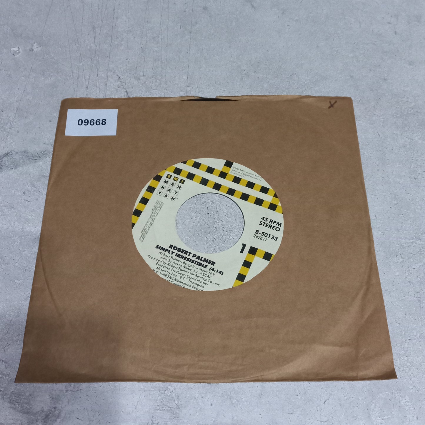 Robert Palmer - Simply Irresistable / Nova (7'') Simple VG+