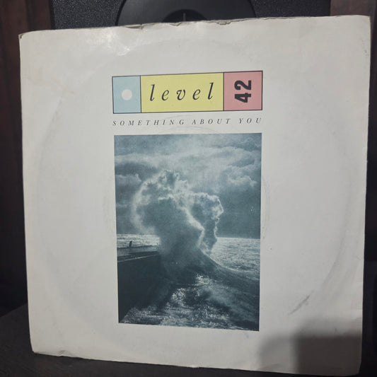 Level 42 Something About You Simple 7" 2da. Mano VG+
