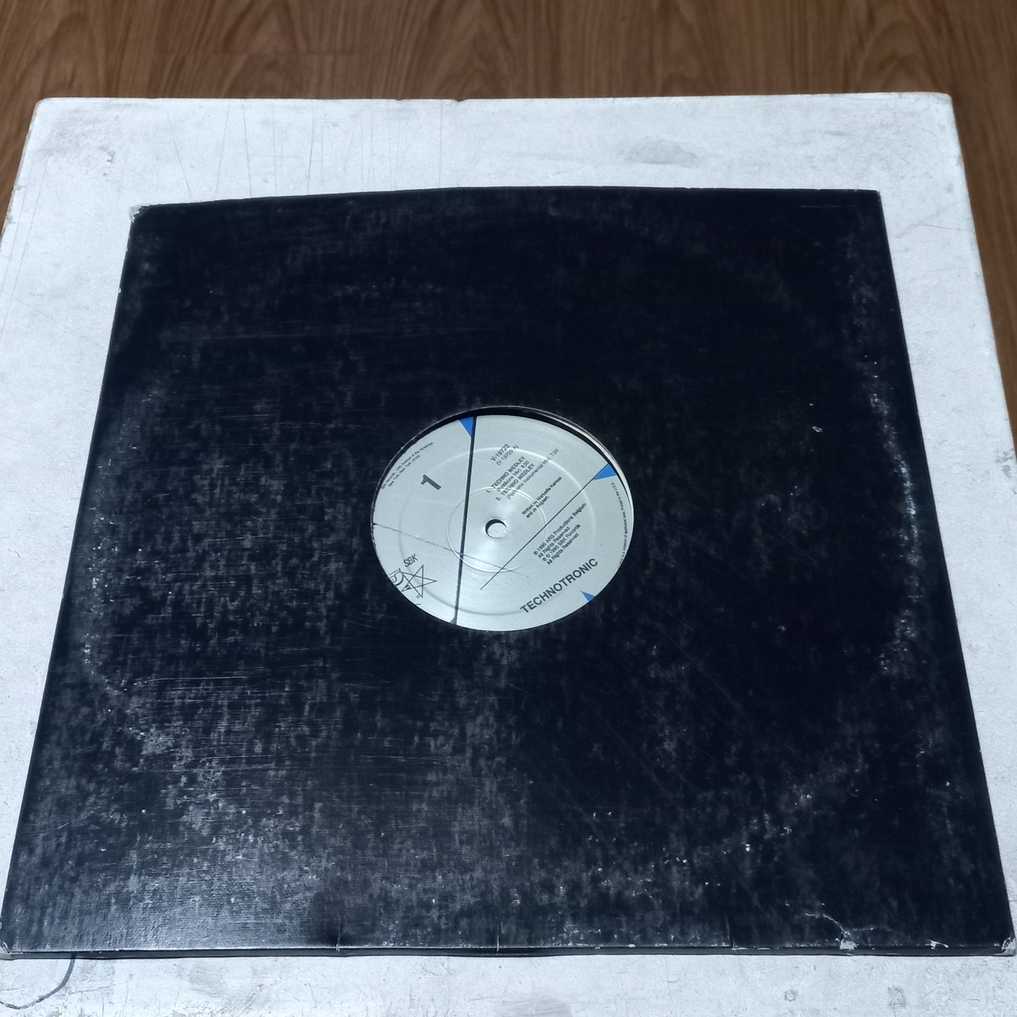 TECHNOTRONIC TECHNO MEDLEY ROCKING OVER THE BEAT MAXI 12" SECOND HAND VG+ O NM