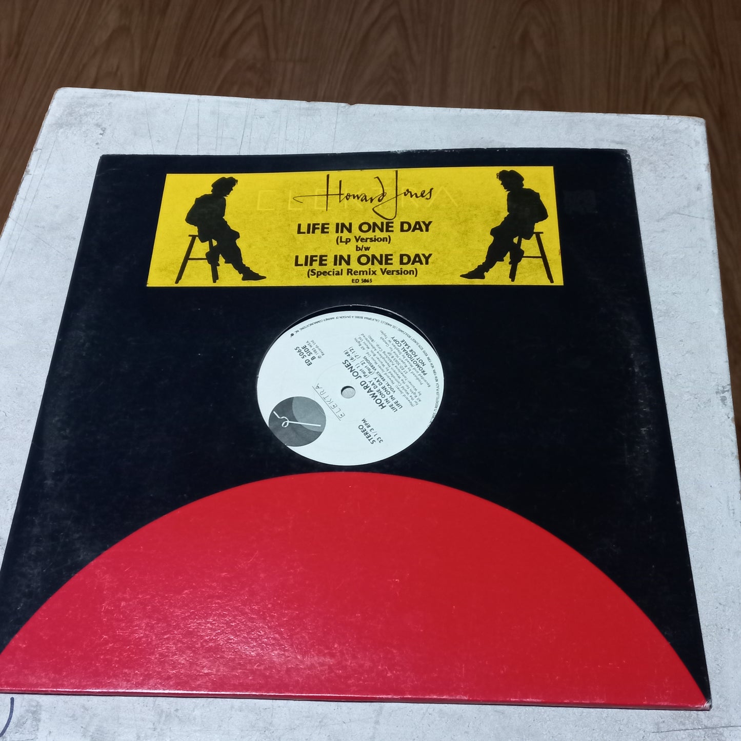 HOWARD JONES LIFE IN ONE DAY MAXI 12" SECOND HAND VG+ O NM