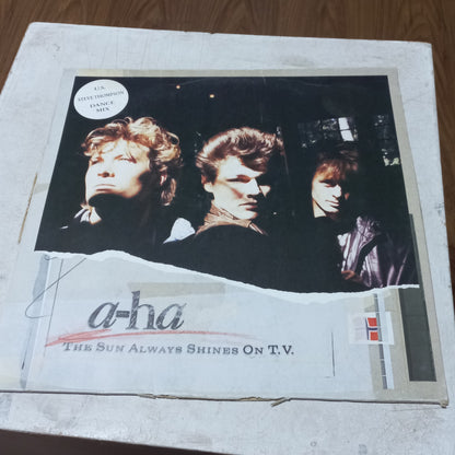 AHA THE SUN ALLWAYS SHINES ON TV MAXI 12" SECOND HAND VG+ O NM