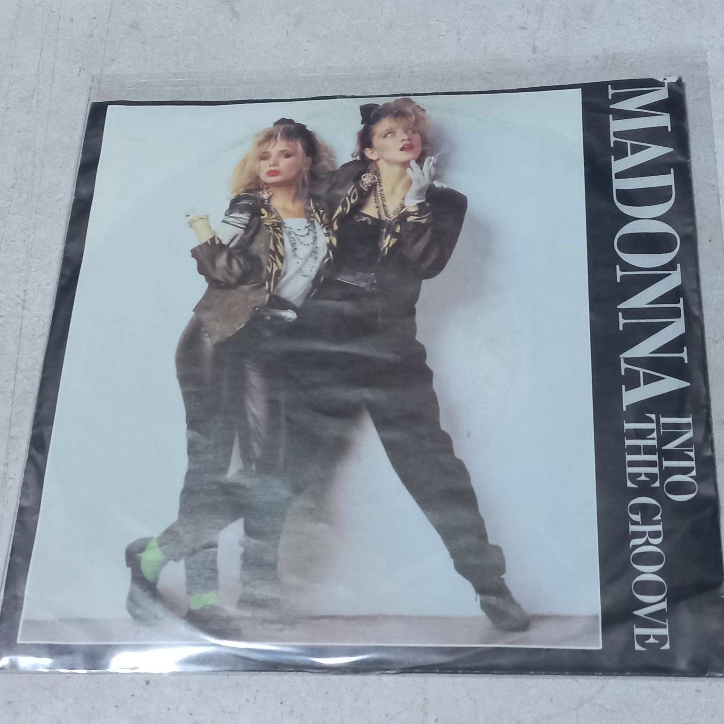 MADONNA INTO THE GROOVE Simple VG+