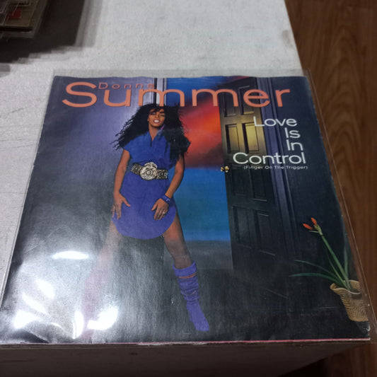DONNA SUMMER LOVE IS IN CONTROL Simple VG+
