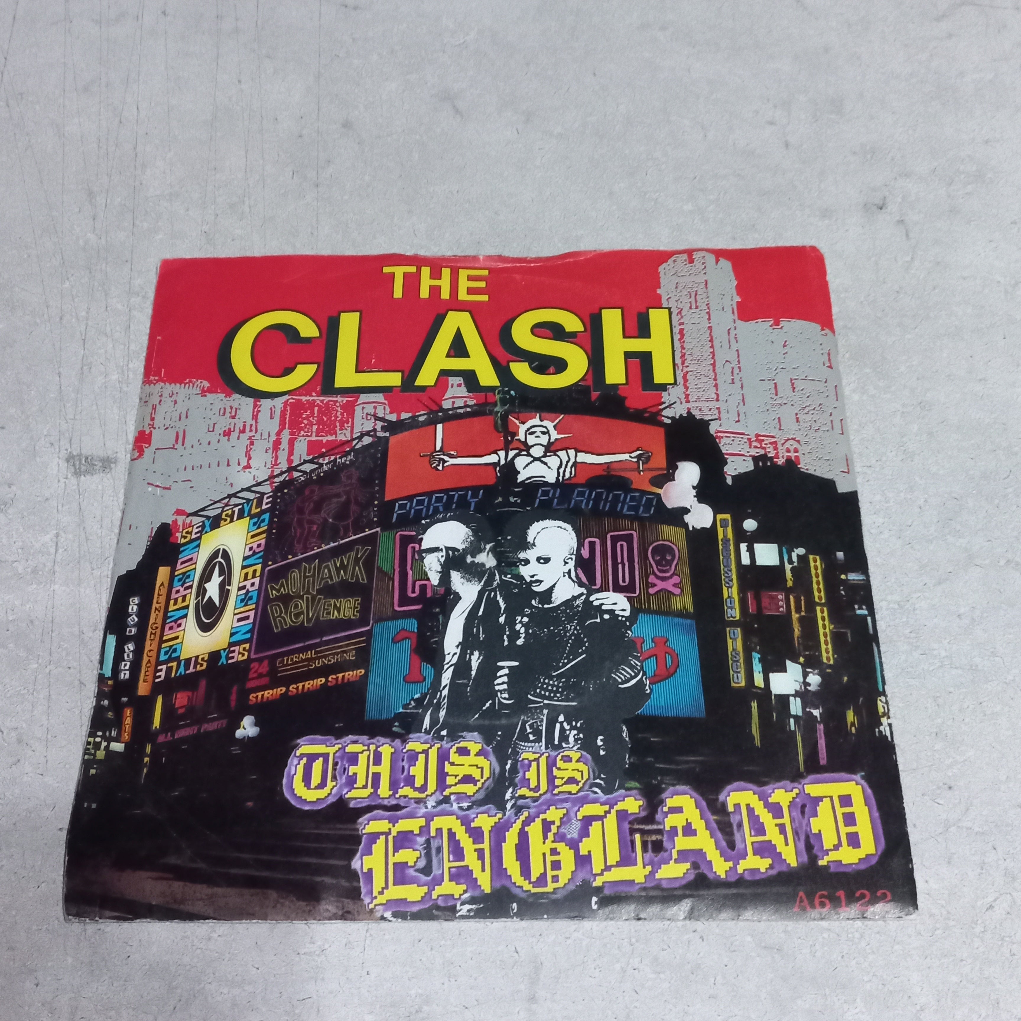 The Clash - This Is England (7'') Simple VG+