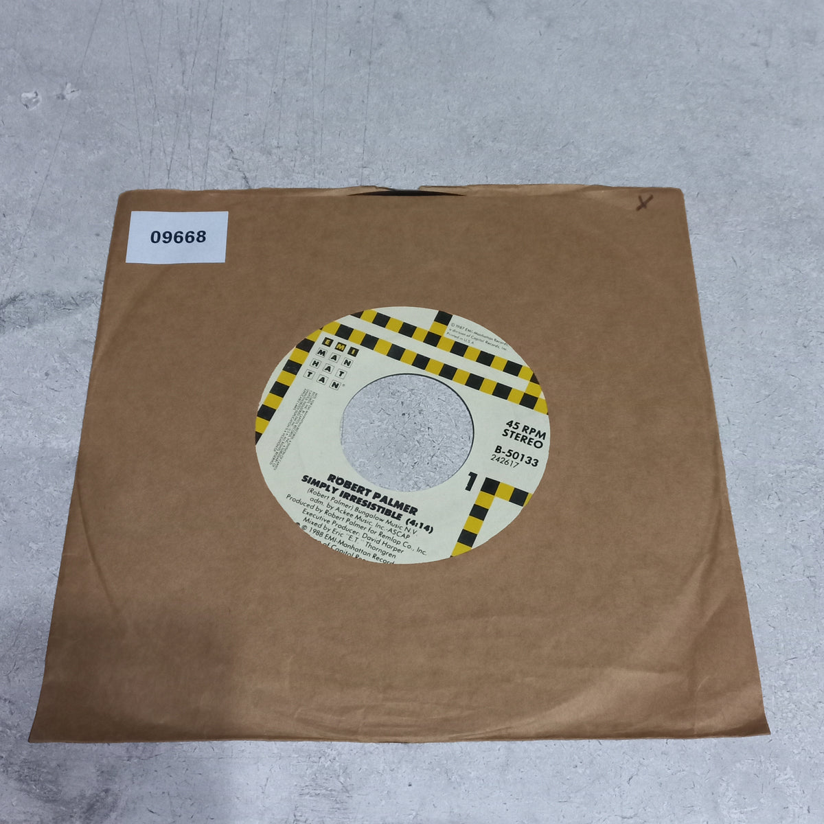 Robert Palmer - Simply Irresistable / Nova (7'') Simple VG+