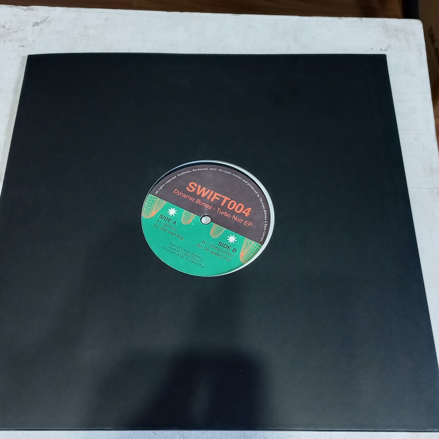 Dynamic Bones- Turbo Noir EP - MAXI MINT